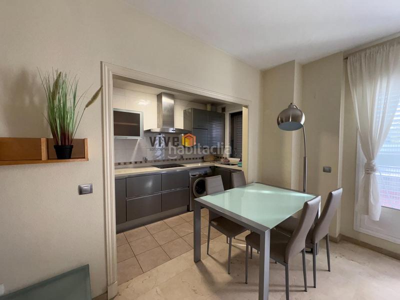 Foto 54f078cb-05a6-4bde-a48f-00eb033fcc7e. Alquiler apartamento  con gran terraza y plaza de garaje en San Juan de Aznalfarache