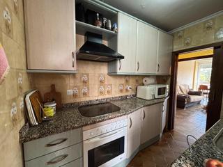 Etagenwohnung in Barrio Alto. Magnífico piso, muy cómodo, funcional y práctico...!!