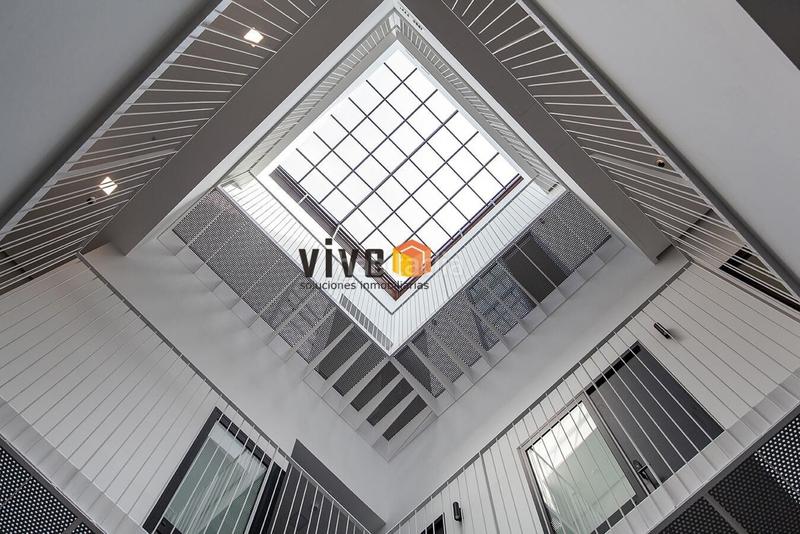 Foto 646b5b57-d1dc-4fd6-a25a-7b4786973608. Edificio  nuevo con 24 estudios. completamente equipados en el corazón de triana. en Sevilla