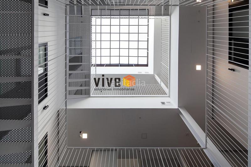 Foto 8da2cfdb-aea5-4511-9f91-d2d93c742790. Edificio  nuevo con 24 estudios. completamente equipados en el corazón de triana. en Sevilla