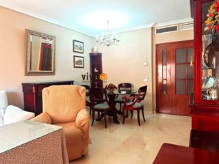 Appartement à Triana Oeste. Vivienda en zona ronda de los tejares de triana, zona tranquila
