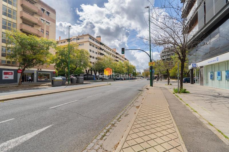 Foto 2900623d-38f0-421c-80ad-873623baa751. Piso vive deluxe homes presenta en exclusiva este fabuloso piso de alto standing en avenida de La Buhaira en Sevilla