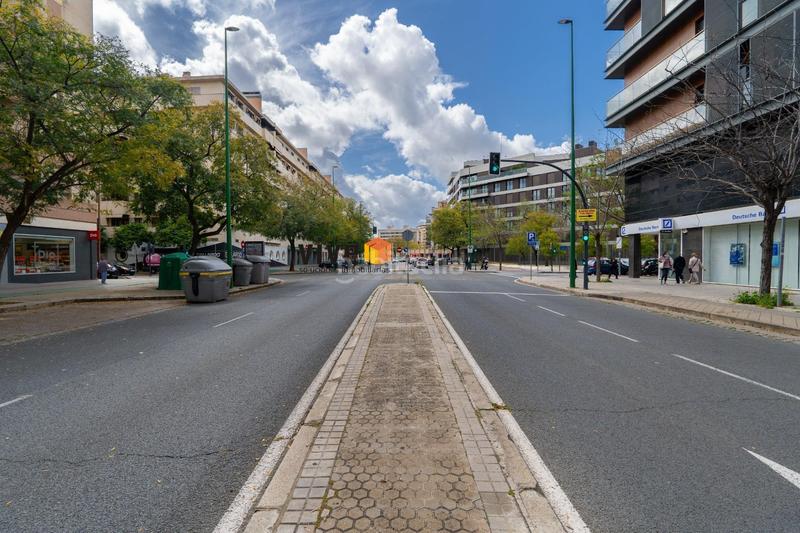 Foto 2d24c8f4-ab31-42c9-81fa-adec3f39bedf. Piso vive deluxe homes presenta en exclusiva este fabuloso piso de alto standing en avenida de La Buhaira en Sevilla