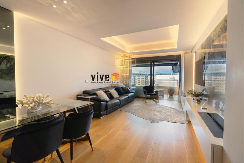 Foto 5c71f269-c7a6-4876-beaf-de3790a4ee1b. Piso vive deluxe homes presenta en exclusiva este fabuloso piso de alto standing en avenida de La Buhaira en Sevilla