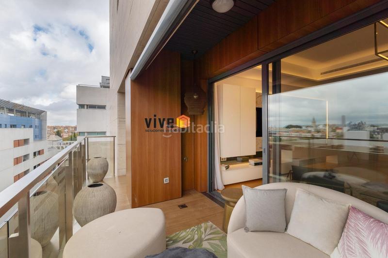 Foto 629a0b22-4c0a-49e2-b9a1-5b46dc14d805. Piso vive deluxe homes presenta en exclusiva este fabuloso piso de alto standing en avenida de La Buhaira en Sevilla