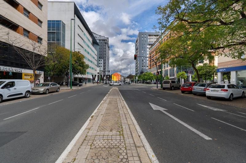 Foto b19ff698-34c7-4f01-8bc1-d905d176577a. Piso vive deluxe homes presenta en exclusiva este fabuloso piso de alto standing en avenida de La Buhaira en Sevilla