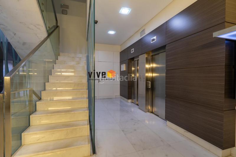 Foto c7962ab0-16b3-4a47-8c67-f8392e083d6d. Piso vive deluxe homes presenta en exclusiva este fabuloso piso de alto standing en avenida de La Buhaira en Sevilla