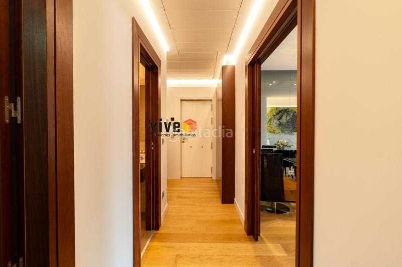 Foto f29e8266-4366-4a72-931b-52b068e2f8e0. Piso vive deluxe homes presenta en exclusiva este fabuloso piso de alto standing en avenida de La Buhaira en Sevilla