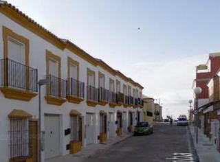 Maison jumelée à Cantillana. Adosado ocupado, a la venta en cantillana