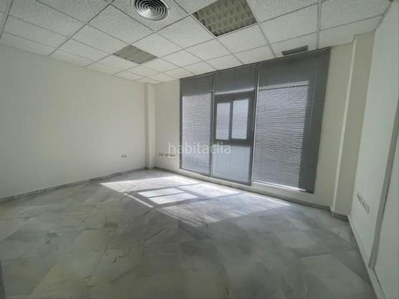 Foto 0e85e4a5-487c-4852-a117-097d2229096a. Alquiler oficina alquiler de oficina en poligono Pisa, inmejorable ubicación en Mairena del Aljarafe