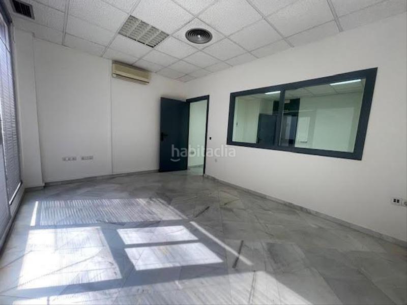 Foto 4bbf332d-0375-4578-b0b4-a1c48e4ddfcd. Alquiler oficina alquiler de oficina en poligono Pisa, inmejorable ubicación en Mairena del Aljarafe