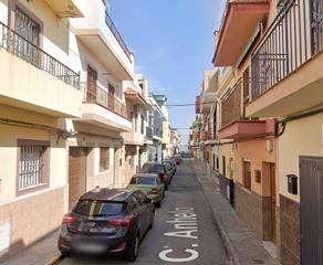 Casa adossada a Palmete. Casa adosada ocupada a la venta en palmete