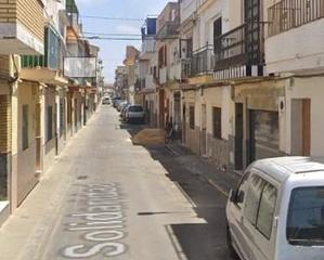 Appartement à Palmete. Piso ocupado a la venta en palmete