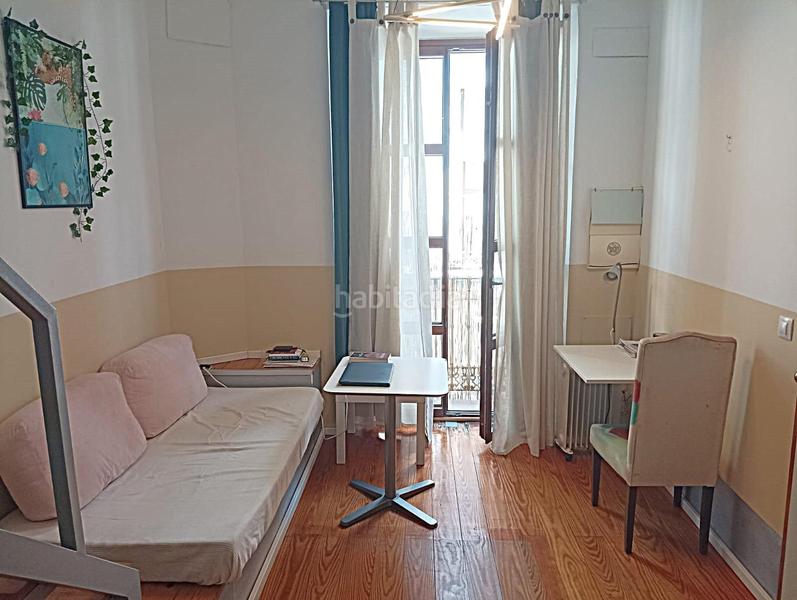 Foto 7d570486-9c7e-4b5f-b2bf-7e56e9c636c5. Casa  en zona centro con cuatro apartamentos en explotación en Sevilla