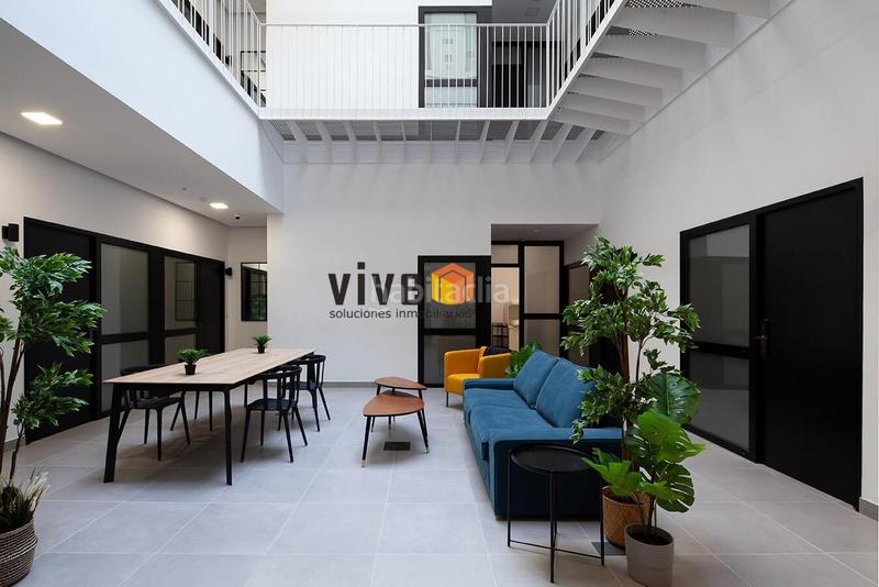 Foto c4770329-79e2-4292-b737-e4b3124da687. Local comercial edificio nuevo con 24 estudios. completamente equipados en el corazón de triana. en Sevilla
