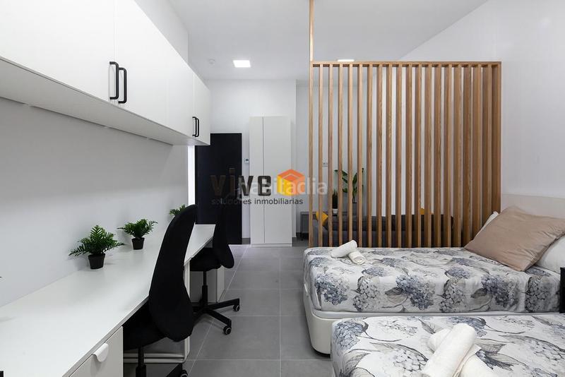 Foto f5b806b5-dc79-4386-ae8a-b19e4d600e7d. Local comercial edificio nuevo con 24 estudios. completamente equipados en el corazón de triana. en Sevilla