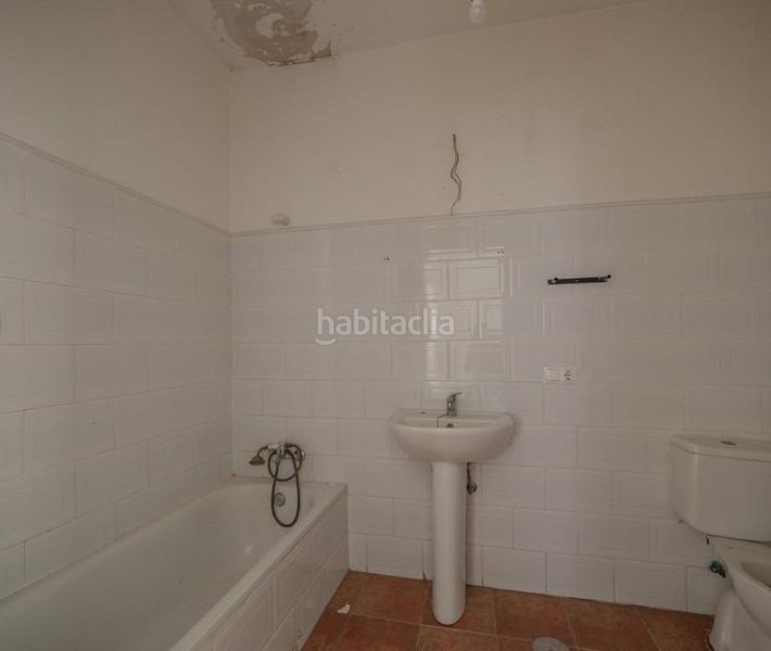 Foto a28b43ef-780a-48f7-ad25-22294ba618db. Pis amb aparcament a Burguillos