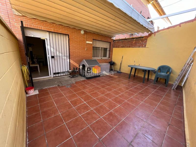 Foto 0bfe9ef4-8c56-4267-ad34-9de121576899. Casa a schiera con parcheggio in Nuevo Bulevar Mairena del Aljarafe