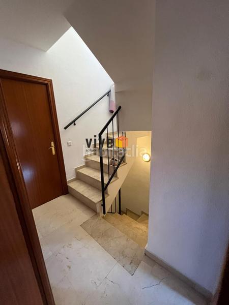 Foto cab8eb1e-efb1-4a05-8e95-ebc014ee2c6a. Casa a schiera con parcheggio in Nuevo Bulevar Mairena del Aljarafe