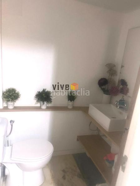 Foto b85e4fe4-8991-41d7-8035-f017231409a6. Alquiler local comercial  en edificio 2 en Sevilla