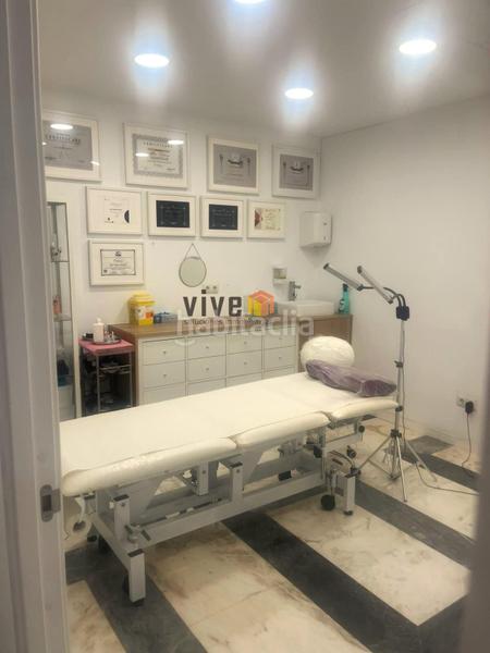 Foto 1abf768d-a41a-402a-ac20-bf527fdc5014. Lloguer local comercial a La Buhaira Sevilla