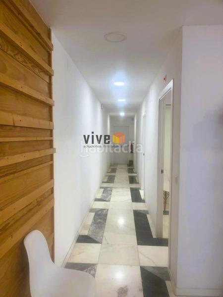 Foto f1e157a6-808a-49a5-a3cd-240541284992. Location local commercial dans La Buhaira Sevilla