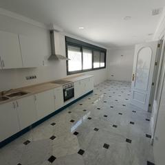 Rent Flat in Sector Sur  - La Palmera - Reina Mercedes. Magníficos pisos en alquiler junto a la avenida de la  palmera..