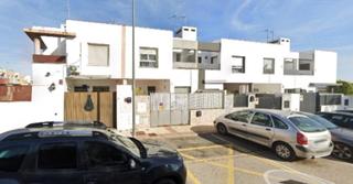Maison jumelée à Bollullos de la Mitación. Casa pareada en venta en bollullos de la mitación..!!