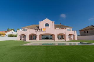 Édifice à Loreto. Espectacular edificiocasachalet nuevo a estrenar en espartinas..