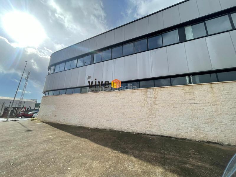 Foto 16e1ff7f-0798-4ae9-8a67-ff5b28cd4ed5. Rent industrial building in Bollullos de la Mitación