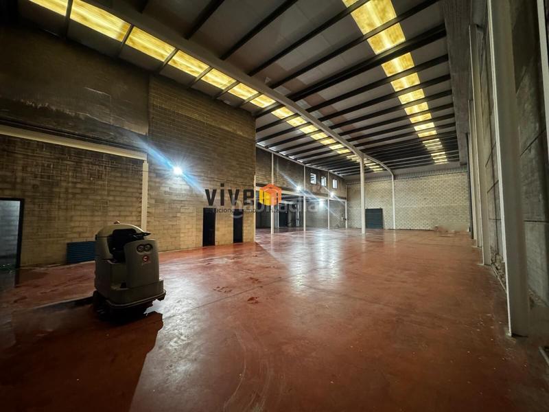 Foto 9012360f-a289-4b46-842c-759fa906877d. Rent industrial building in Bollullos de la Mitación