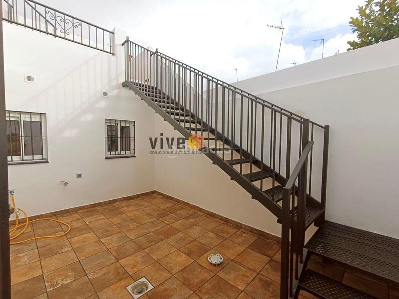 Foto f96d0fee-3f5f-4bda-b3f3-311f569c516e. Casa aparellada amb calefacció a Las Almenas Tomares