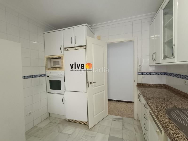 Foto ab8f010c-0cc1-4bec-8b3a-56999b98ca3e. Rent flat in Cruz Roja Sevilla