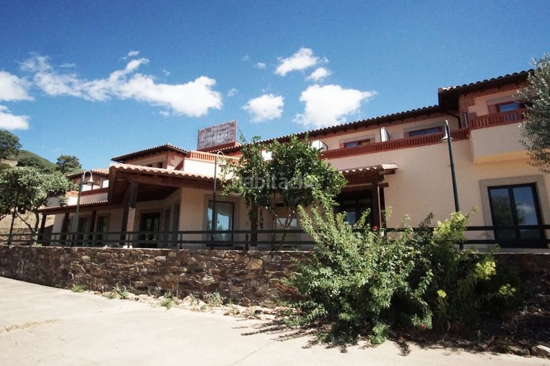Foto b1182fce-0f8d-4ae5-90f4-64a697306d29. Edificio in Guadalupe