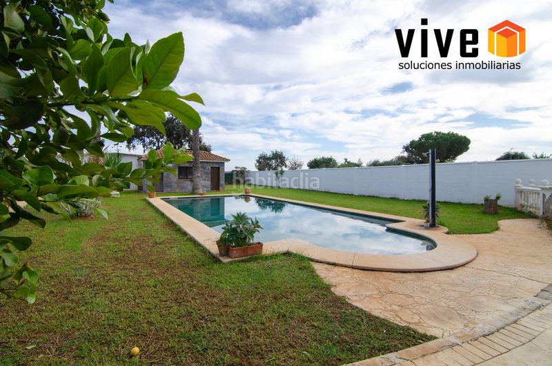 Foto 0bcd50b2-a9d4-40a7-9a2f-0c53b5f3622c. Xalet amb calefacció aparcament piscina a Rinconada (La)