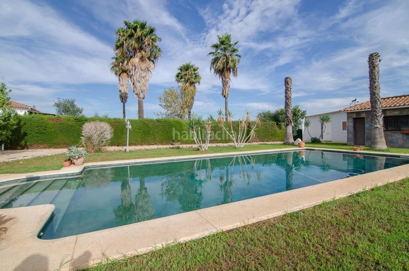 Foto f09b2b5c-4a18-4528-a065-da602589b484. Xalet amb calefacció aparcament piscina a Rinconada (La)