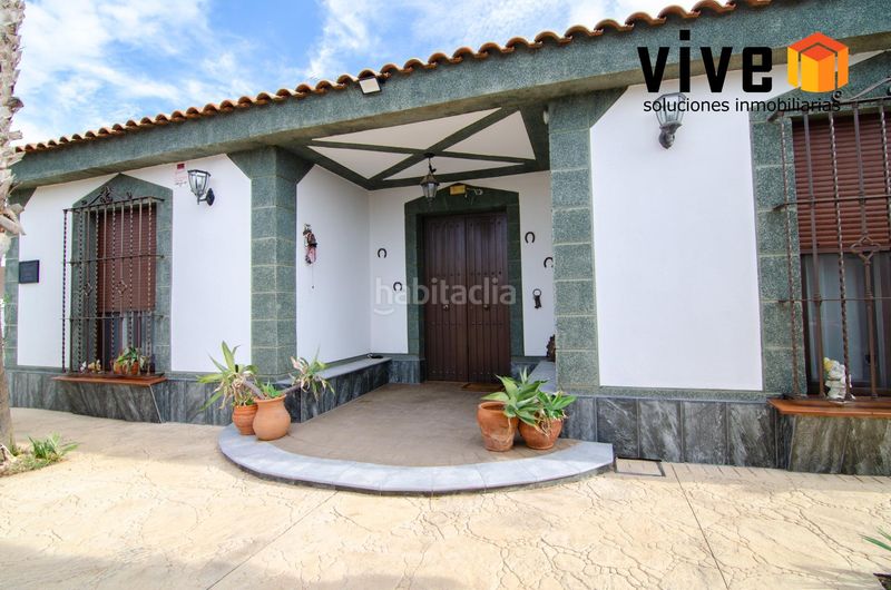 Foto f7ff65e4-63f4-43df-af4b-c426217c3197. Xalet amb calefacció aparcament piscina a Rinconada (La)