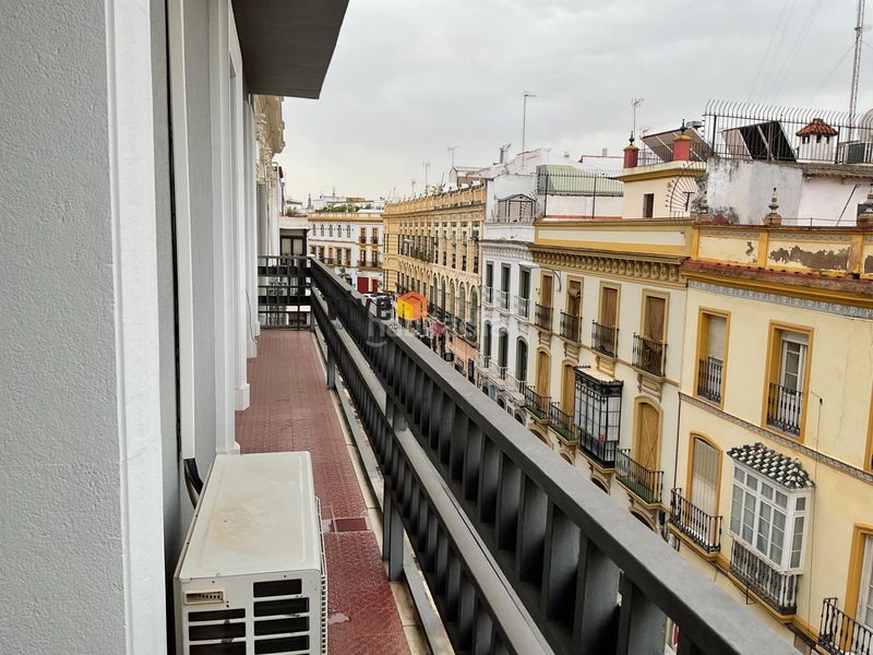 Foto af7abbc9-5b8d-49fb-82c2-56a0c696f71d. Pis amb calefacció aparcament a Arenal - Museo Sevilla