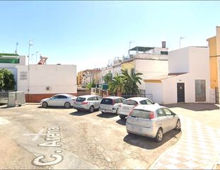 Casa adosada  Calle arenal. Amplio adosado en el centro de bormujos  ocupado!!