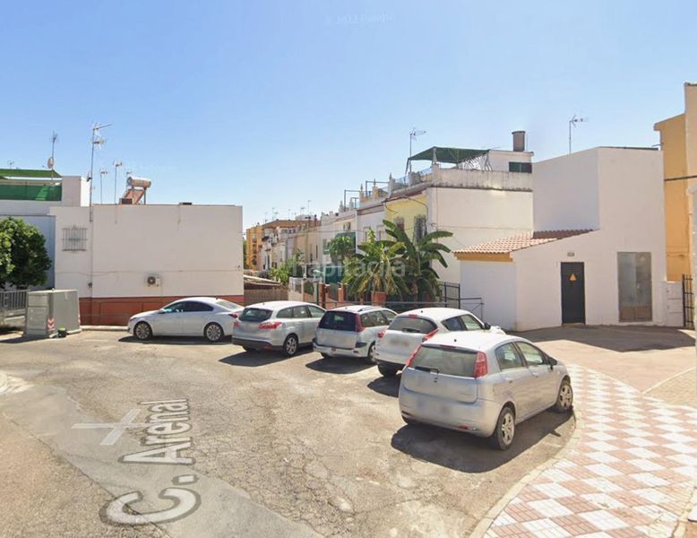 Foto 5898f308-f4bb-4f39-ae24-d62da7e9d617. Casa adossada amb aparcament piscina a Centro Bormujos