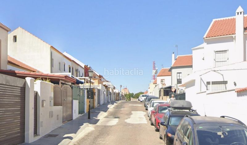 Foto 6eba48bd-9607-43b3-a8a1-f8bf8104b780. Casa adossada amb aparcament piscina a Centro Bormujos