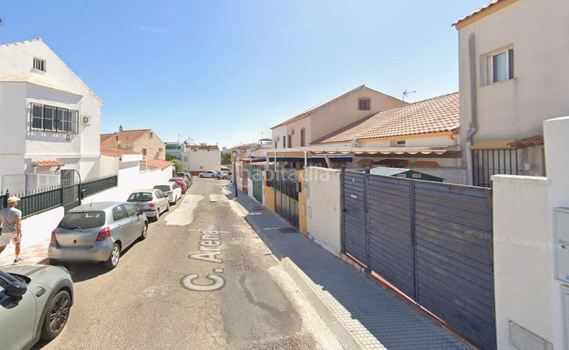 Foto 8b454954-a804-487f-bb48-a5bce8ffb20d. Casa adossada amb aparcament piscina a Centro Bormujos