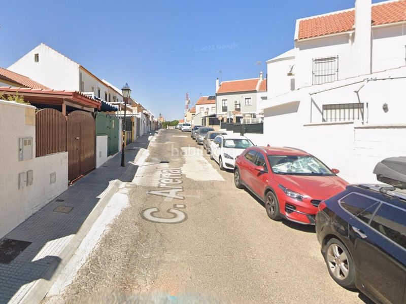 Foto c9c92478-4d64-4dab-b41c-b5037a400d0b. Casa adossada amb aparcament piscina a Centro Bormujos