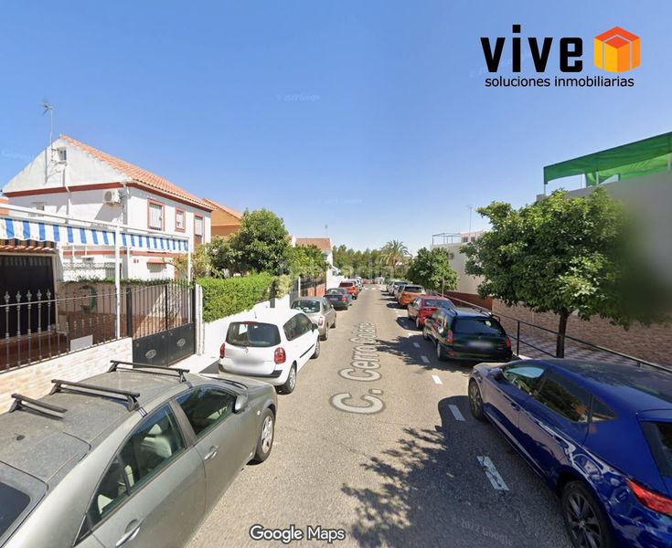 Foto 9fc3f2b3-cb82-4d4c-bc3f-09f65c6206d4. Casa adossada a Centro Bormujos