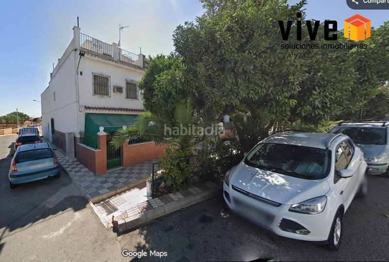 Foto b19f8e15-a81c-4f4c-9eee-e846a992a815. Casa adossada a Centro Bormujos