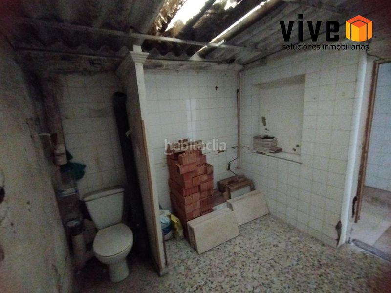 Foto f82baae1-e6f9-4738-a944-6205b2c82b19. Casa adossada a Centro Bormujos