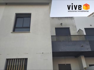 Haus  Calle cronista m garcia fdez. Amplia casa con patio y garaje a 20 min de sevilla!!