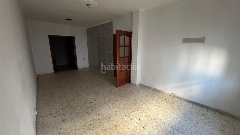 Foto 57305245-7036-4b3b-80c2-e7c0a3c626f5. Casa adossada a Marchena