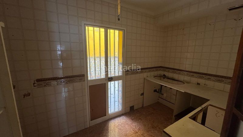 Foto 805c4069-c0a2-45d2-88ef-f7540bdef832. Casa adossada a Marchena