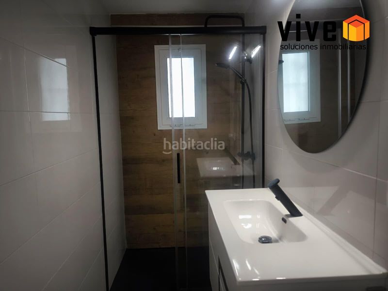 Foto 6293df4b-8c86-48da-81e7-817fbc951ff8. Pis a Cruz Roja Sevilla